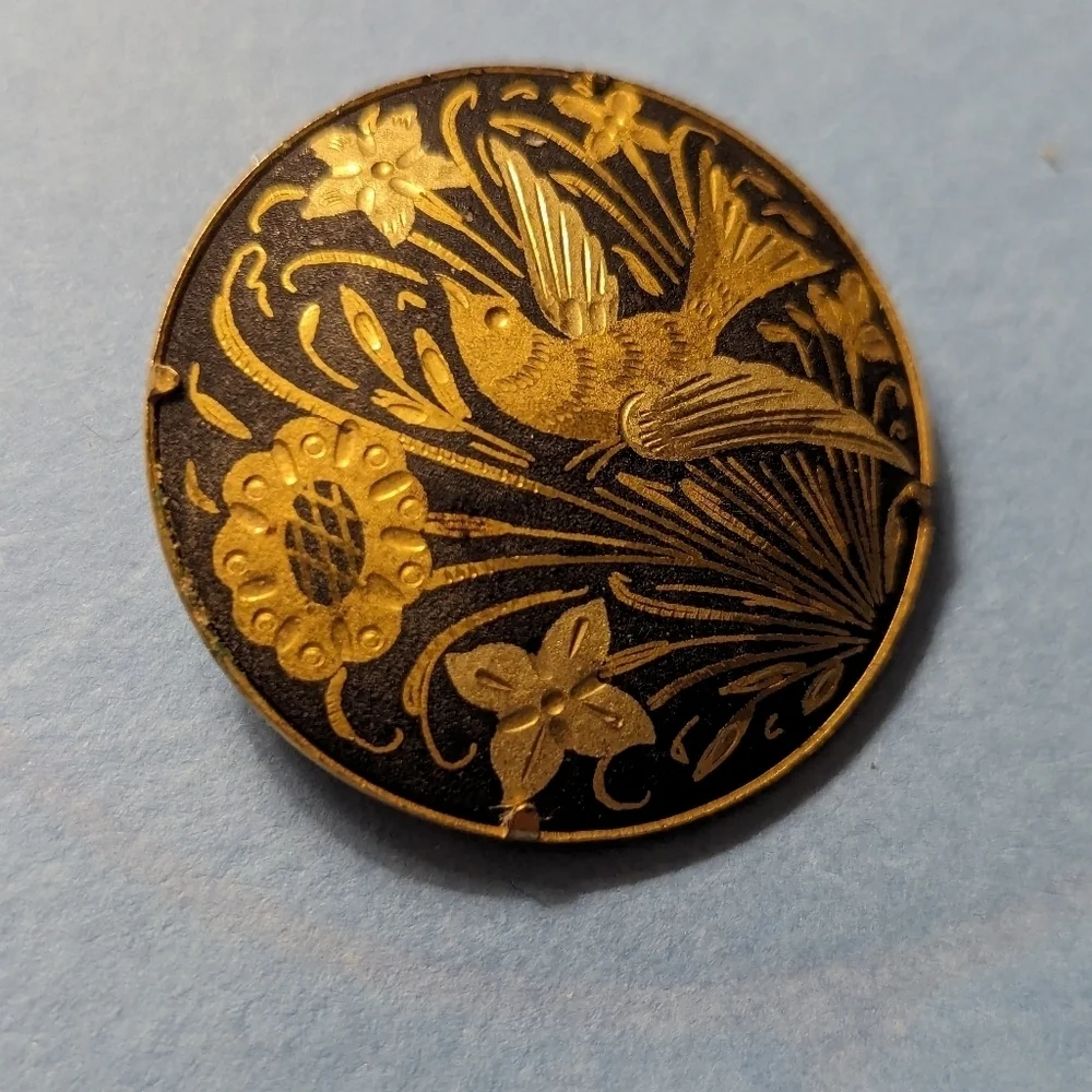 🕊️ Vintage Damascene Pin black and gold birds and floral trombone clasp 1
